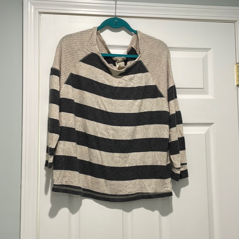Blu Pepper Gray and Cream soft long sleeve